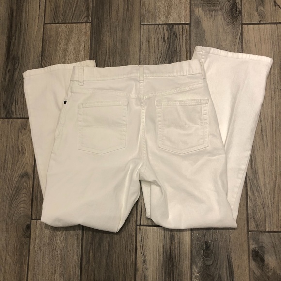 LL BEAN WOMENS WHITE CLASSIC FIT STRAIGHT LEG JEANS SIZE 12P - Picture 2 of 4